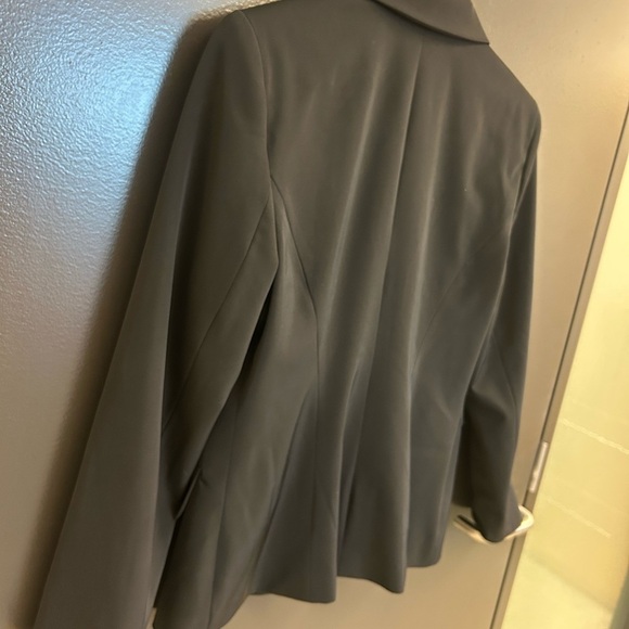 Zenobia size 12 EUC wool blend Black Professional Jacket- sharp corner detail - Picture 6 of 13
